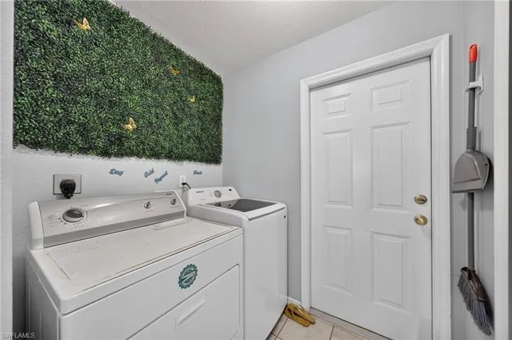 2613 Sw 27th St, Cape Coral, Florida 33914