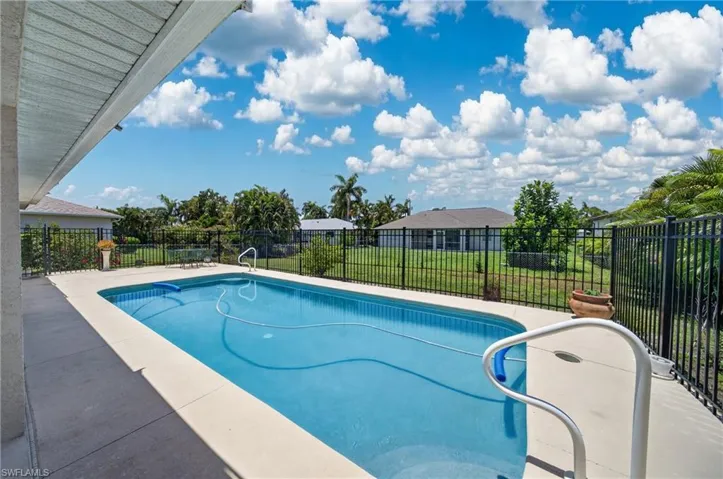 2613 Sw 27th St, Cape Coral, Florida 33914