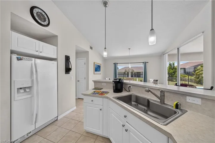 2613 Sw 27th St, Cape Coral, Florida 33914