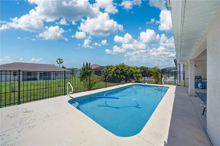 2613 Sw 27th St, Cape Coral, Florida 33914