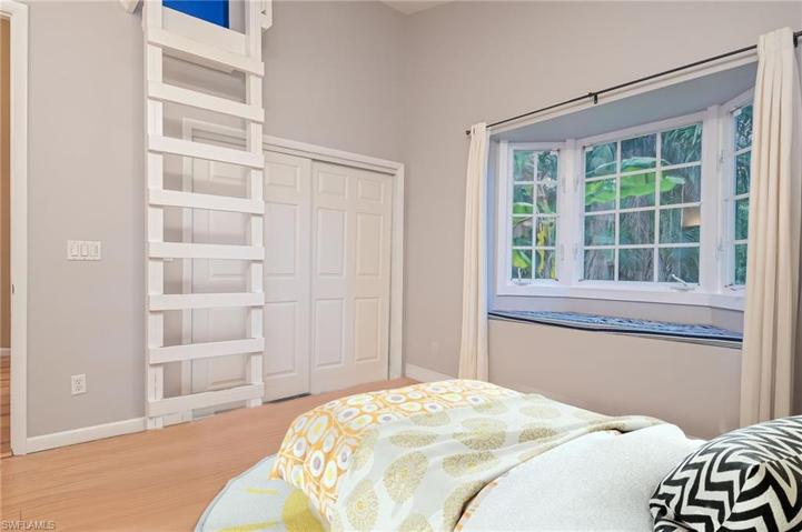 back bedroom with loft