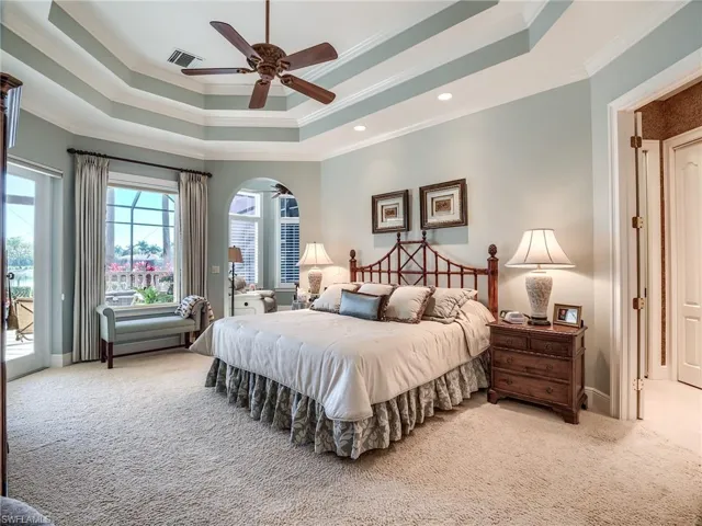 Bedroom featuring sitting room