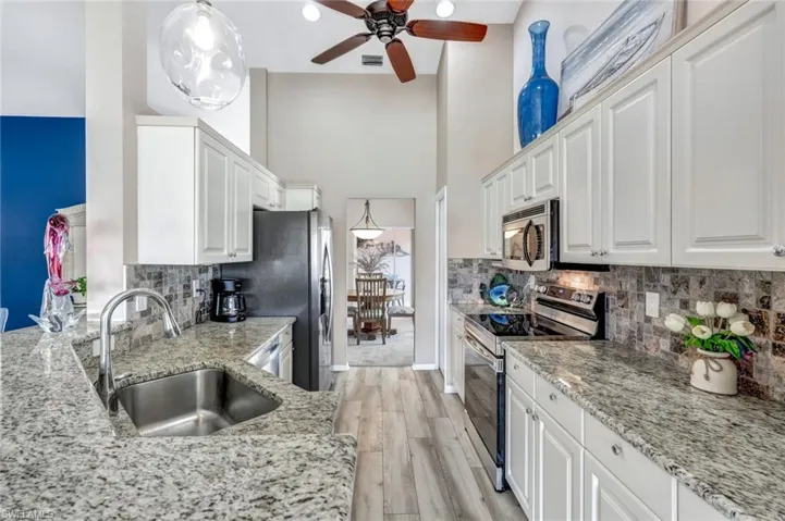 5220  Birmingham  DR, Naples, FL 34110