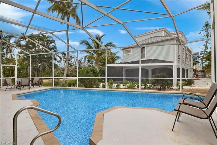Screened Pool Patio