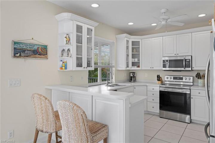 Kitchen/Breakfast Bar