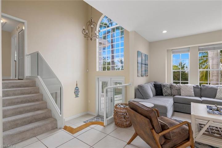 Front Foyer/Entry
