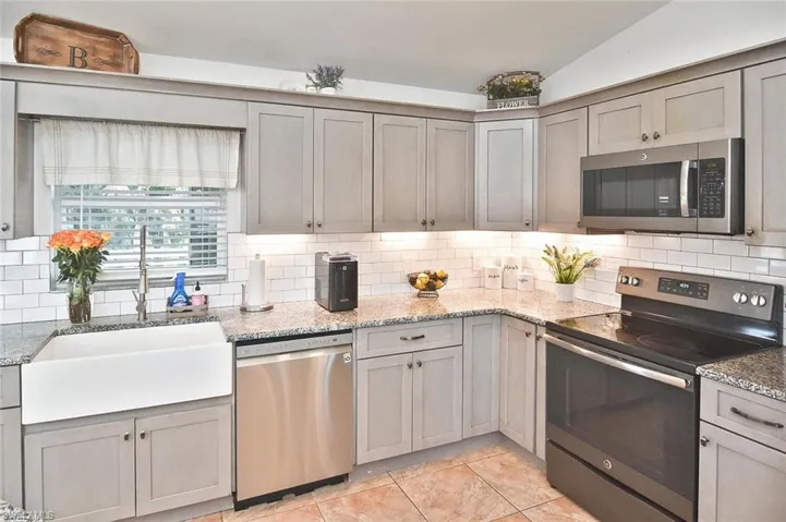 529  Durion  DR, Lehigh Acres, FL 33974