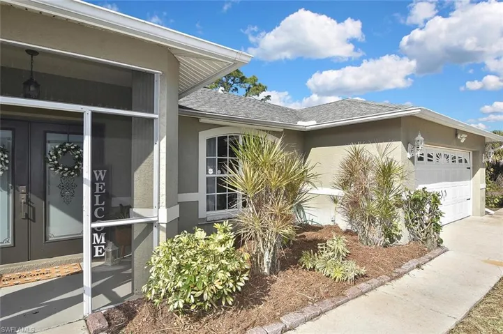 529  Durion  DR, Lehigh Acres, FL 33974