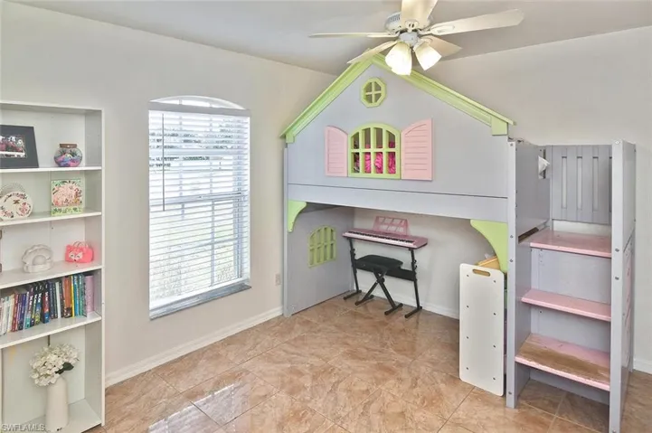 529  Durion  DR, Lehigh Acres, FL 33974