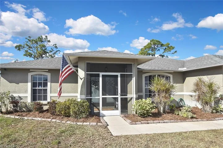 529  Durion  DR, Lehigh Acres, FL 33974