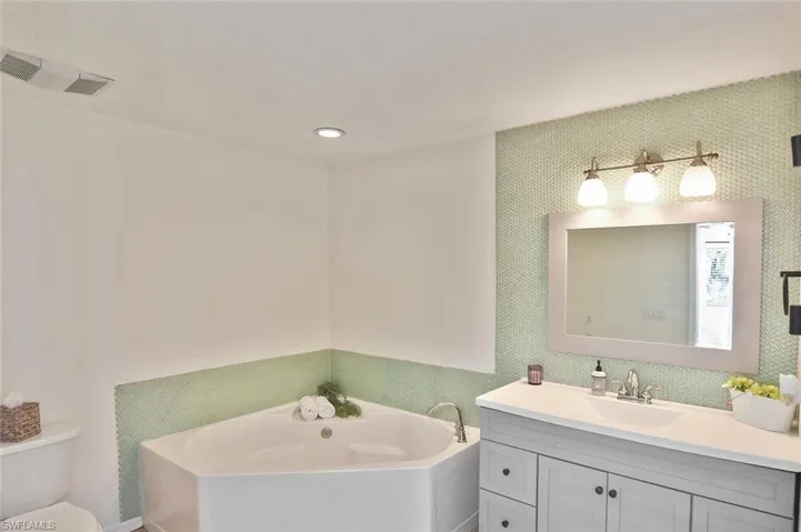 529  Durion  DR, Lehigh Acres, FL 33974