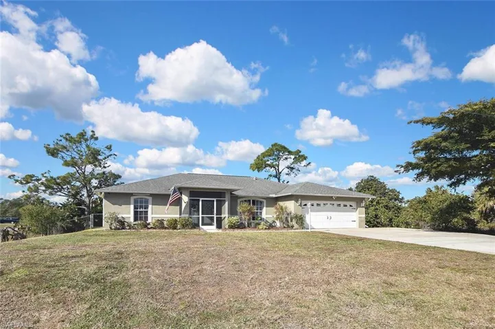 529  Durion  DR, Lehigh Acres, FL 33974