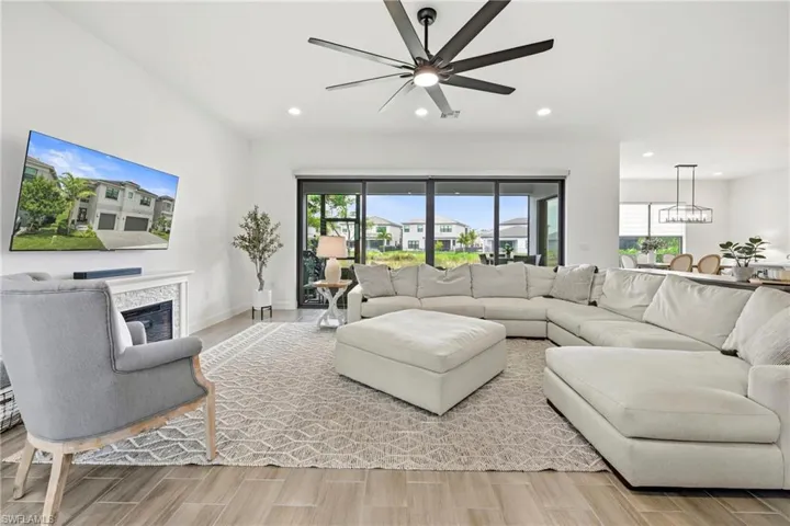 20281 Fair Oak Ln, Estero, Florida 33928