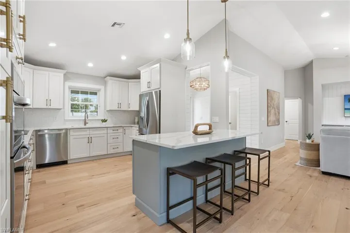 1538  Wilton  LN, Sanibel, FL 33957