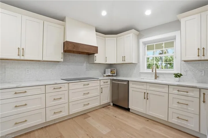 1538  Wilton  LN, Sanibel, FL 33957