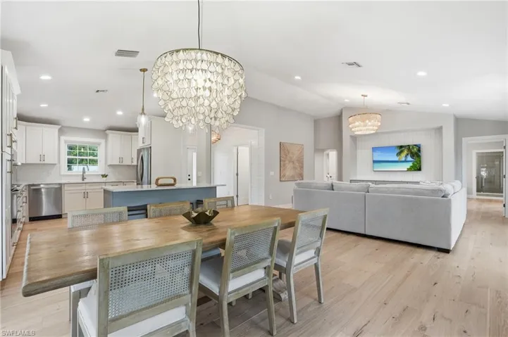 1538  Wilton  LN, Sanibel, FL 33957