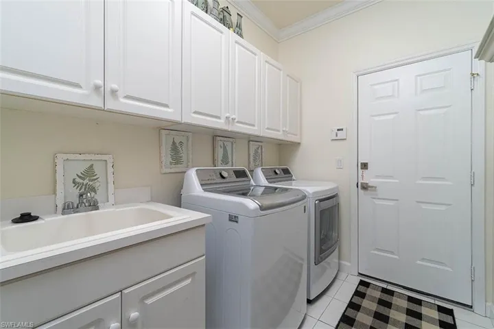 Spacious_Laundry_Room