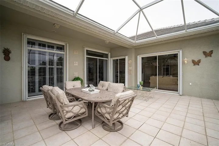 Access_your_lanai_from_the_Living_Family_Kitchen_and_Master_Bedroom