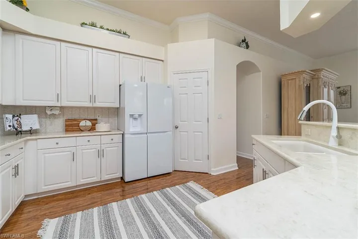 Ample_space_in_this_kitchen