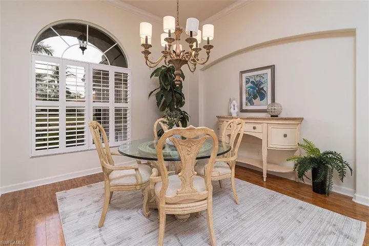 Spacious_Dining