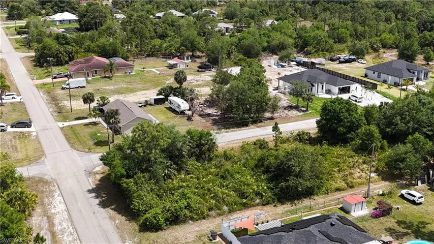 Bird's eye view with a residential view
