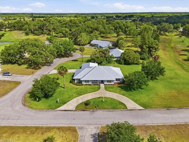 4530  Springview  CIR, Labelle, FL 33935