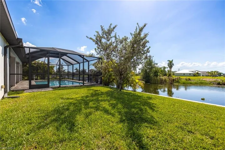 2704 Sw 4th Pl, Cape Coral, Florida 33914