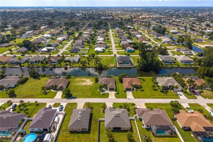 2704 Sw 4th Pl, Cape Coral, Florida 33914