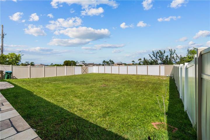2533 NW 22nd PL, CAPE CORAL FL 33993