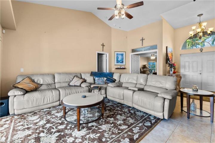 2533 NW 22nd PL, CAPE CORAL FL 33993