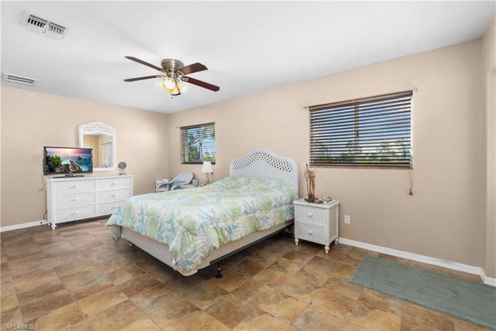 2533 NW 22nd PL, CAPE CORAL FL 33993