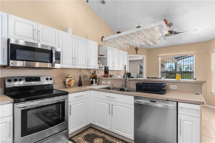 2533 NW 22nd PL, CAPE CORAL FL 33993