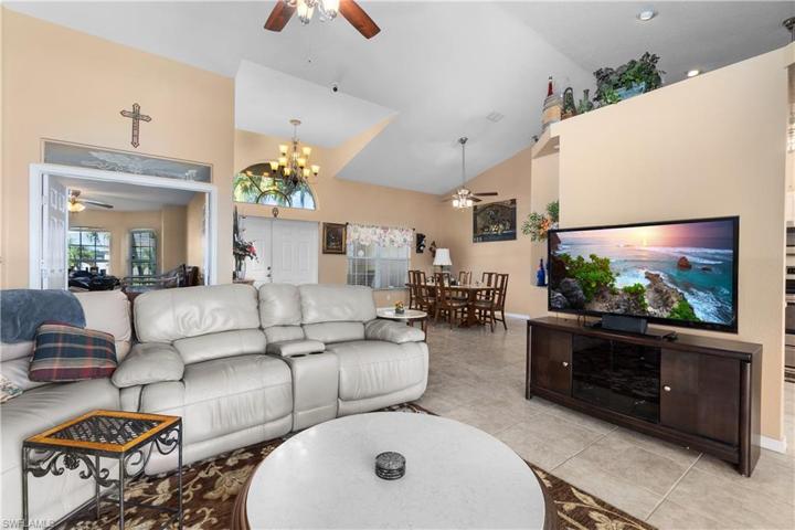 2533 NW 22nd PL, CAPE CORAL FL 33993