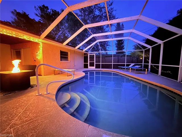 690 95th Ave N, Naples, Florida 34108
