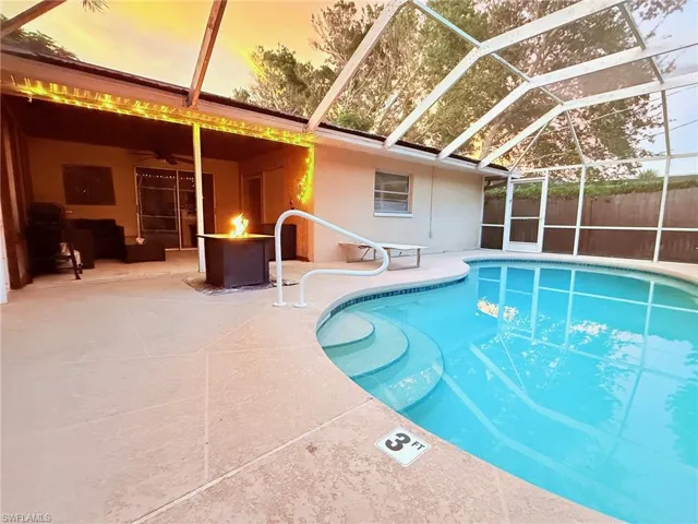 690 95th Ave N, Naples, Florida 34108