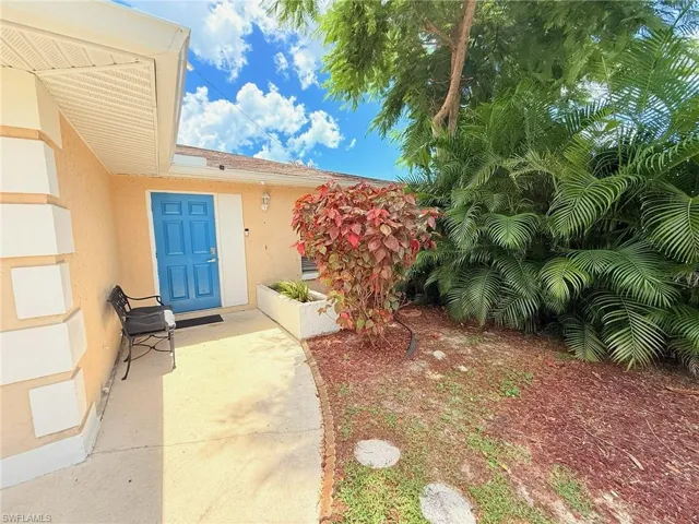 690 95th Ave N, Naples, Florida 34108