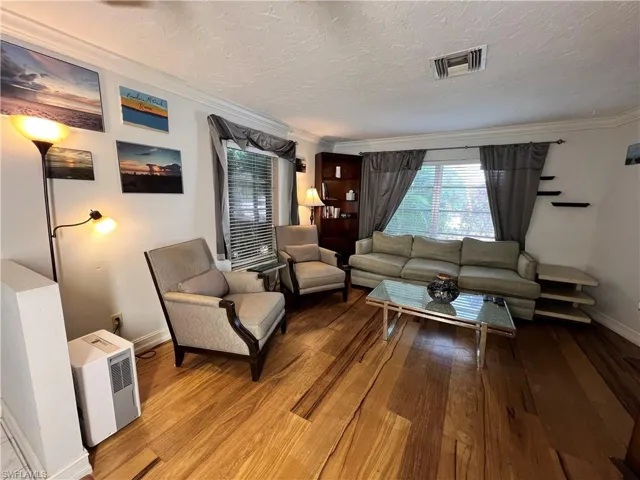 690 95th Ave N, Naples, Florida 34108
