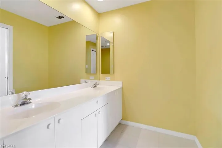13910  Eagle Ridge Lakes  DR, Fort Myers, FL 33912