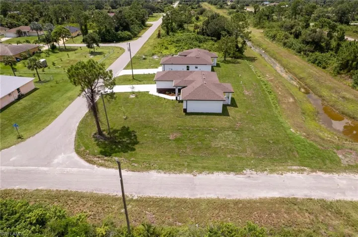 Aerial view of property and surrounding area