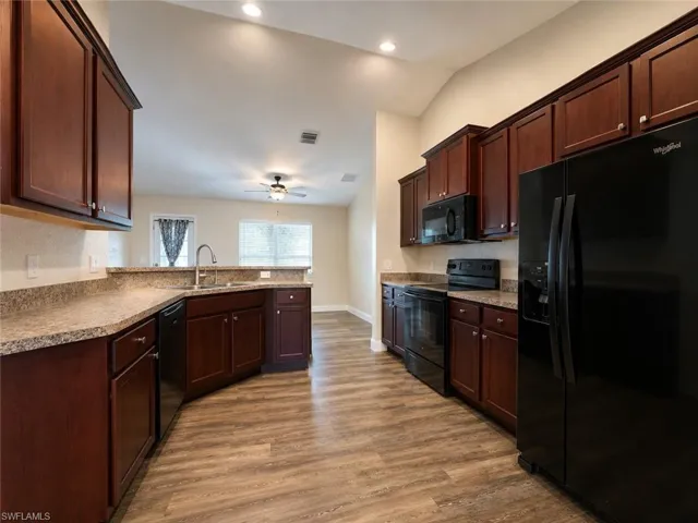 2600 Nw 1st Pl, Cape Coral, Florida 33993