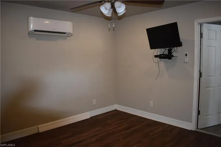 1217 SW 13th TER, CAPE CORAL FL 33991