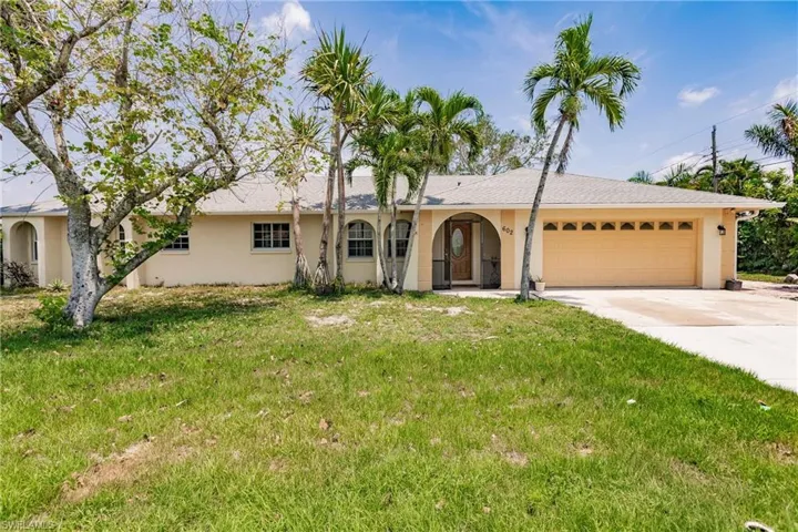 602  105th N AVE, Naples, FL 34108