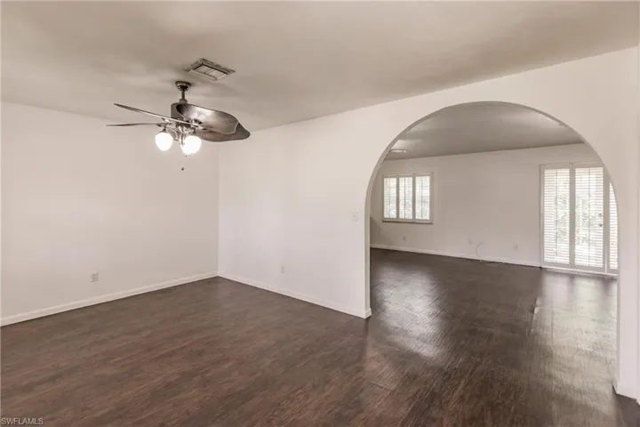 602  105th N AVE, Naples, FL 34108