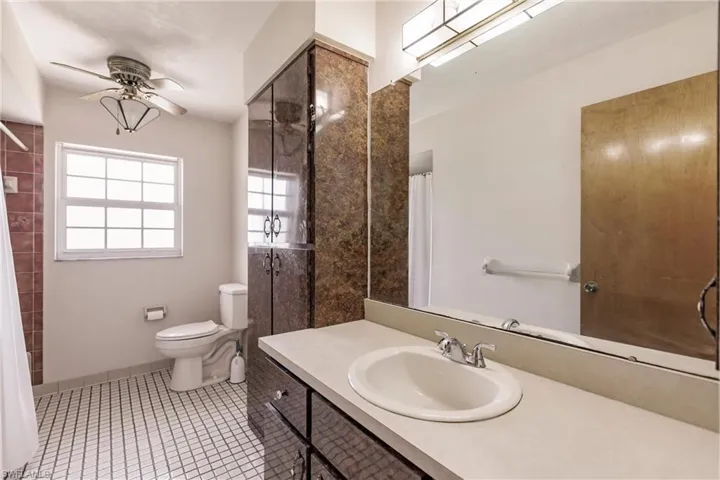 602  105th N AVE, Naples, FL 34108