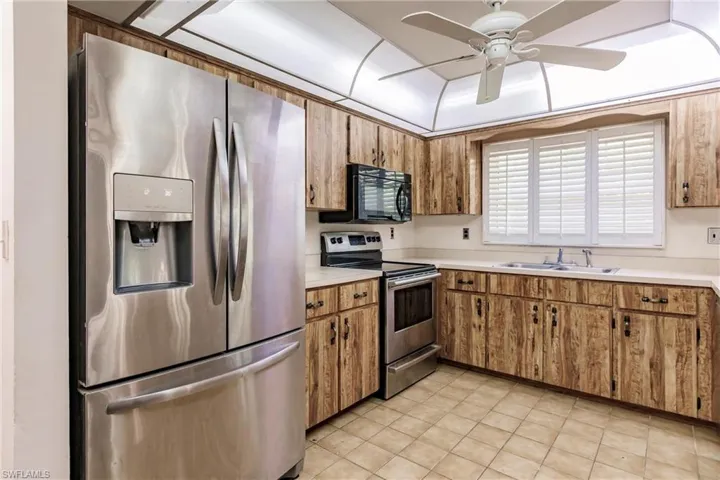 602  105th N AVE, Naples, FL 34108