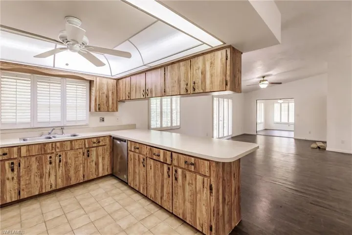602  105th N AVE, Naples, FL 34108