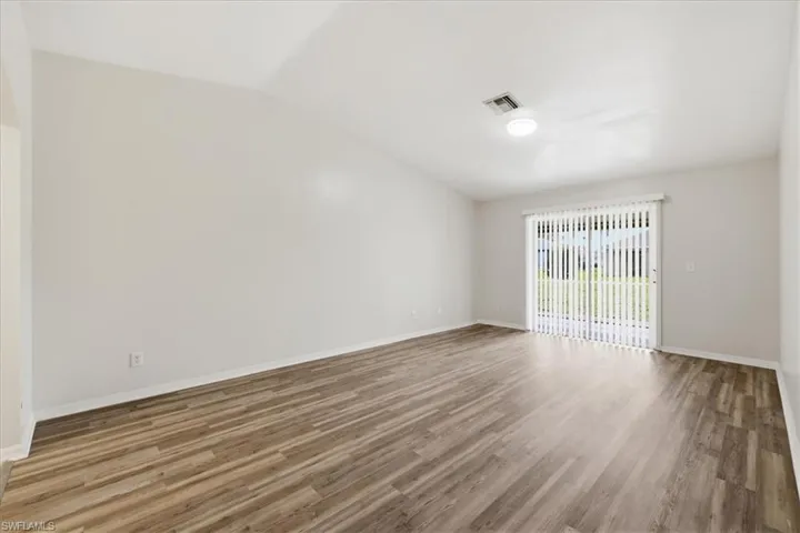 912 Se 6th Ct, Cape Coral, Florida 33990