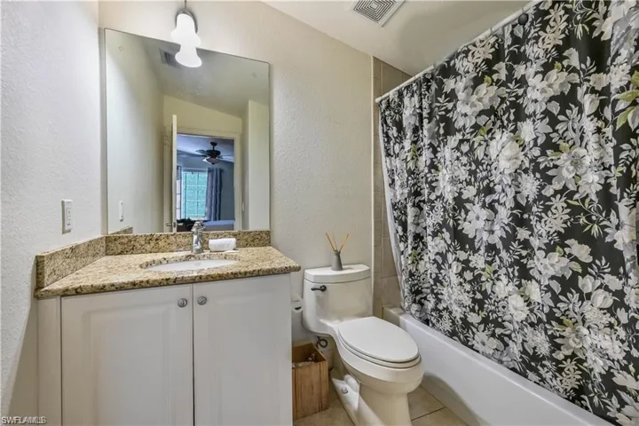 guest suite bath tub shower