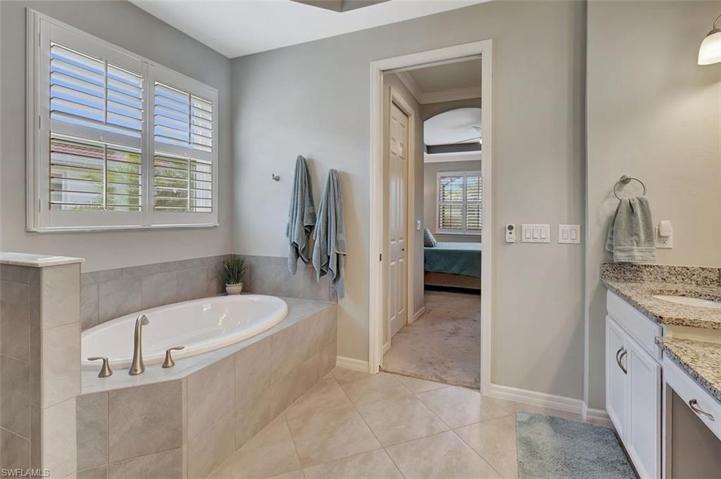 2923  Sunset Pointe  CIR, Cape Coral, FL 33914