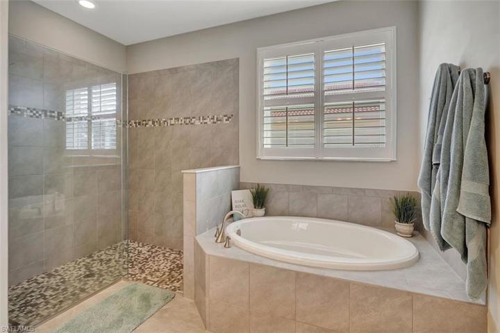 2923  Sunset Pointe  CIR, Cape Coral, FL 33914